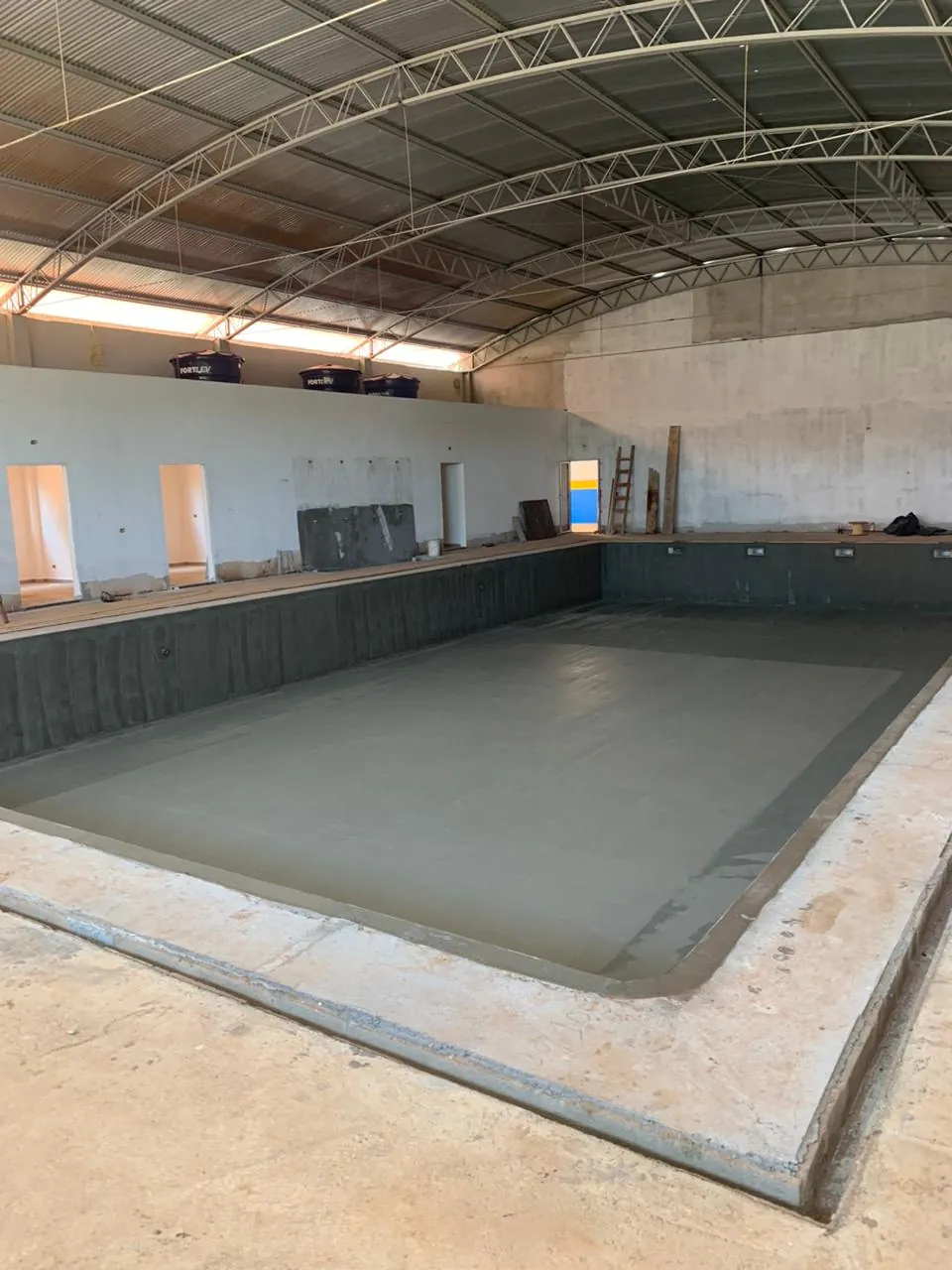 Piscina coberta impermeabilizada pela Total Imper